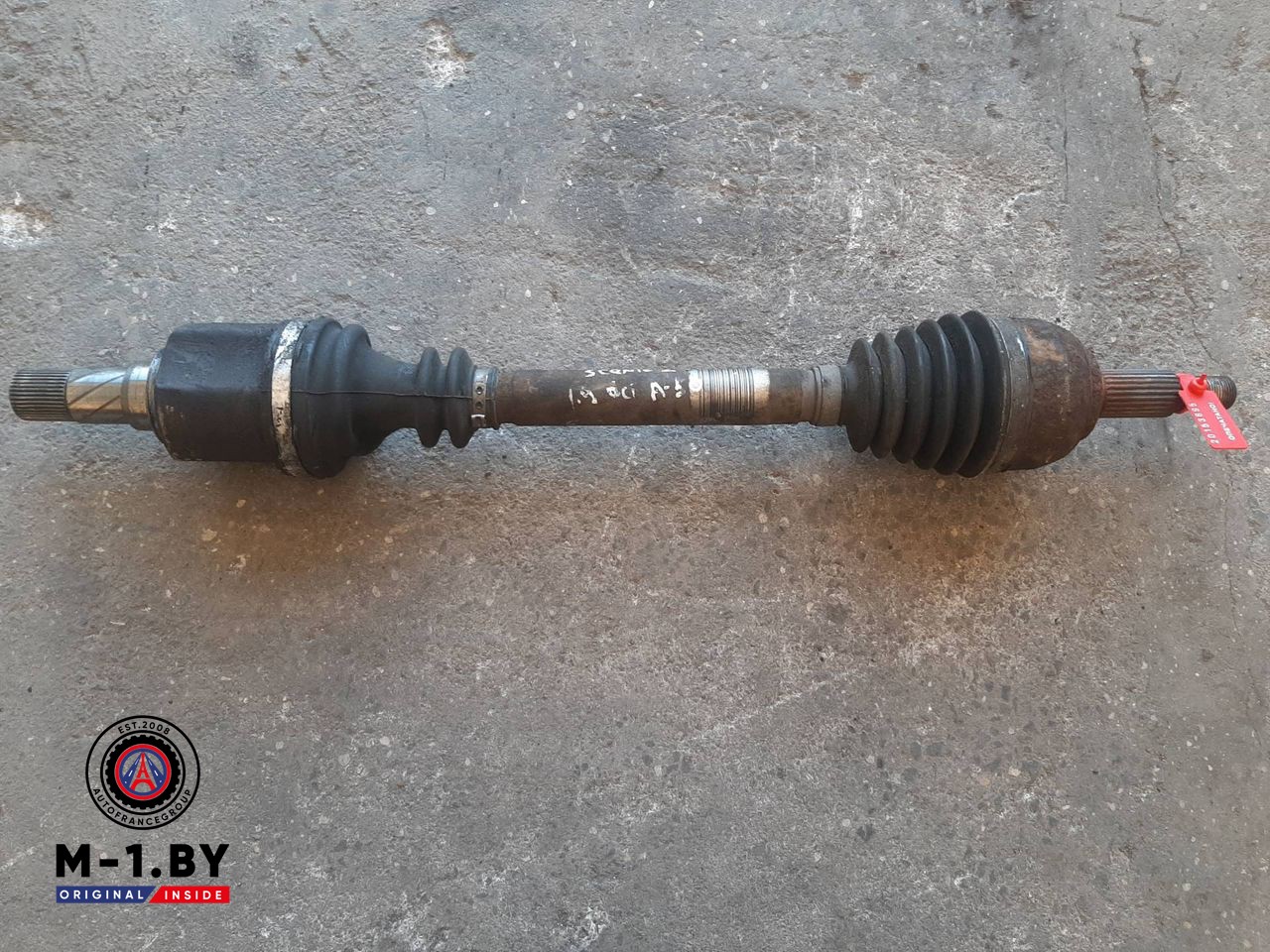 полуось передняя левая (приводной вал, ШРУС) Renault Scenic 2 поколение (2003 - 2006), 1.9 л., дизель, 8200198016