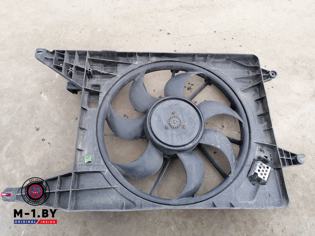 вентилятор радиатора Renault Logan 1 поколение (2004 - 2009), 1.5 л., дизель, 3136613347