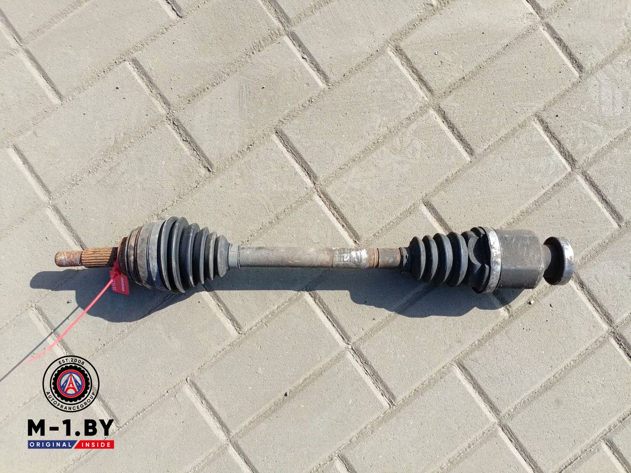 полуось передняя правая (приводной вал, ШРУС) Renault Scenic 2 поколение [рестайлинг] (2006 - 2010), 1.6 л., бензин, 8200264665