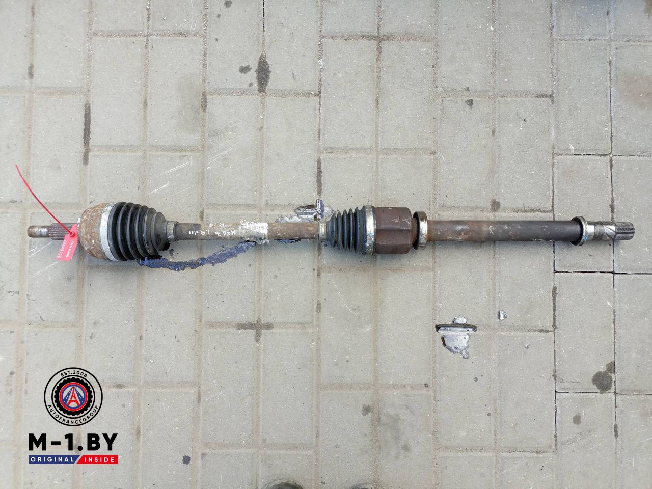 полуось передняя правая (приводной вал, ШРУС) Renault Megane 3 поколение (2008 - 2014), 1.9 л., дизель, хетчбэк 5 дв., 391001339R