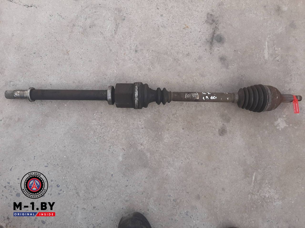 полуось передняя правая (приводной вал, ШРУС) Renault Scenic 2 поколение (2003 - 2006), 1.9 л., дизель, 8200198015