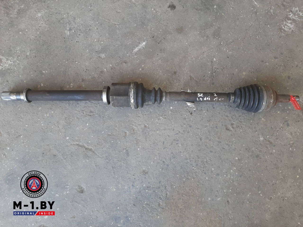 полуось передняя правая (приводной вал, ШРУС) Renault Scenic 2 поколение (2003 - 2006), 1.9 л., дизель, 8200436366