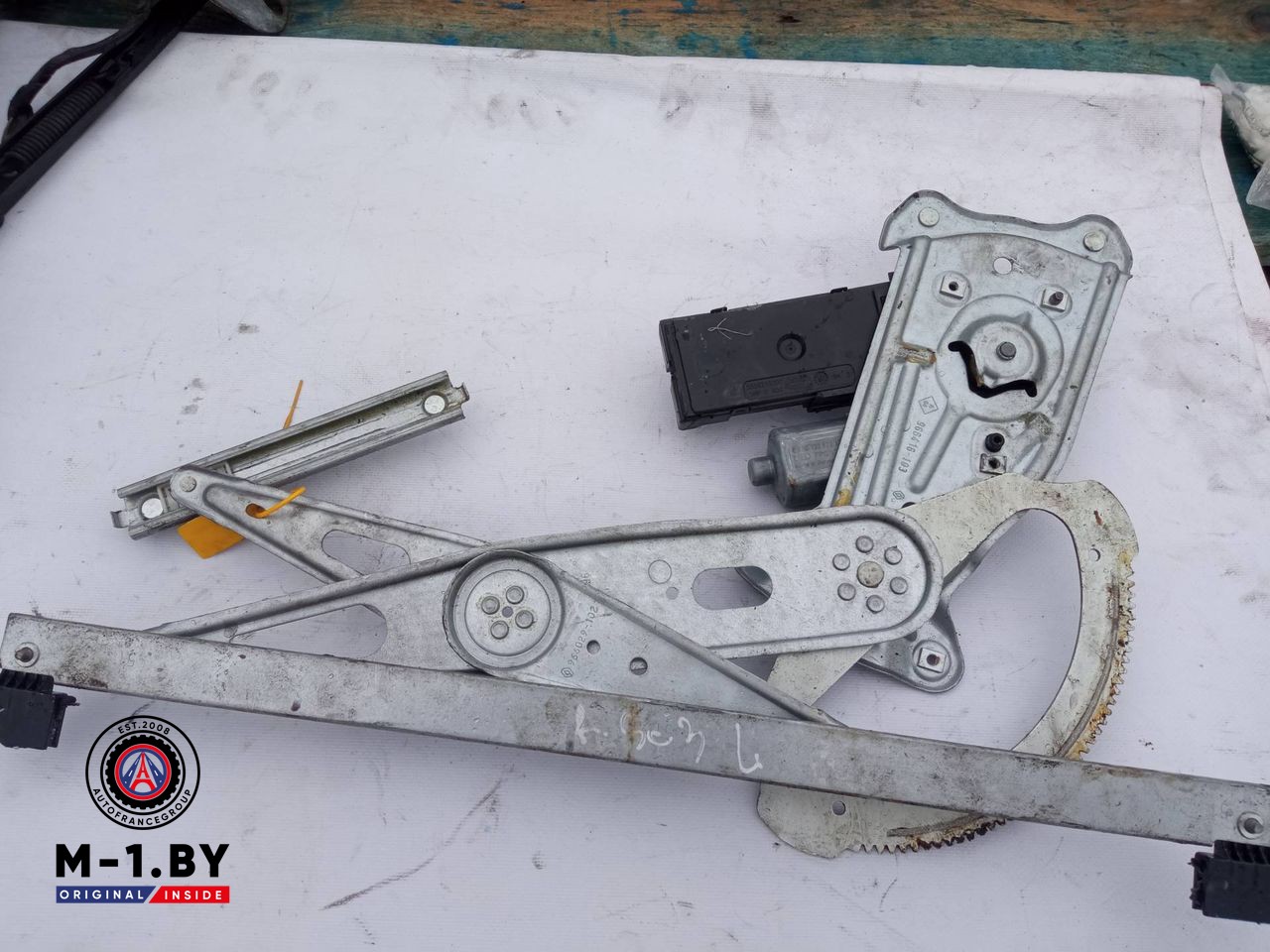 стеклоподъемник передний левый Renault Scenic 3 поколение (2009 - 2012), 80731105OR