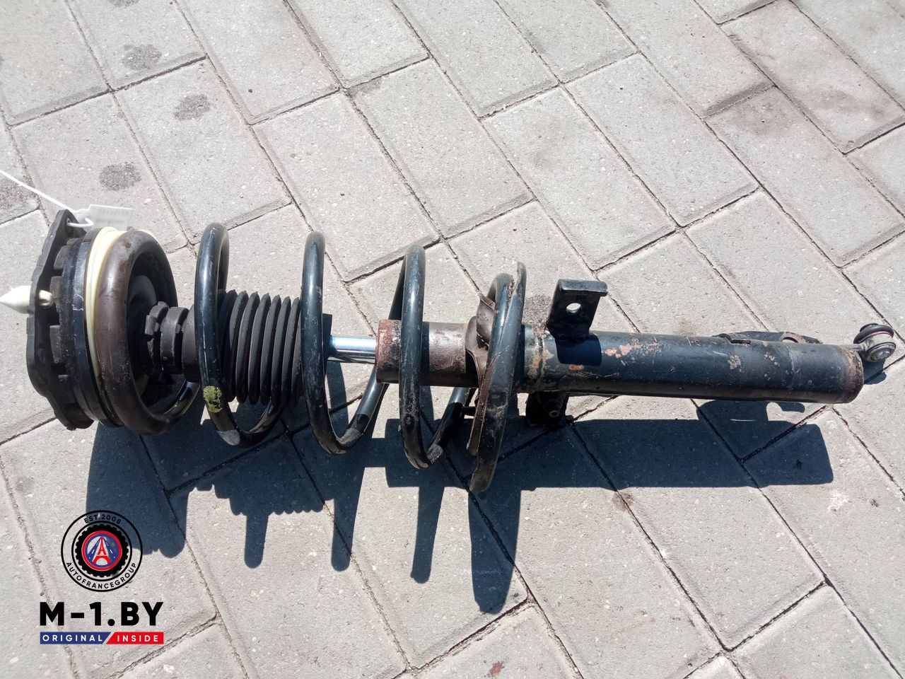 стойка передняя правая Renault Scenic 2 поколение (2003 - 2006)