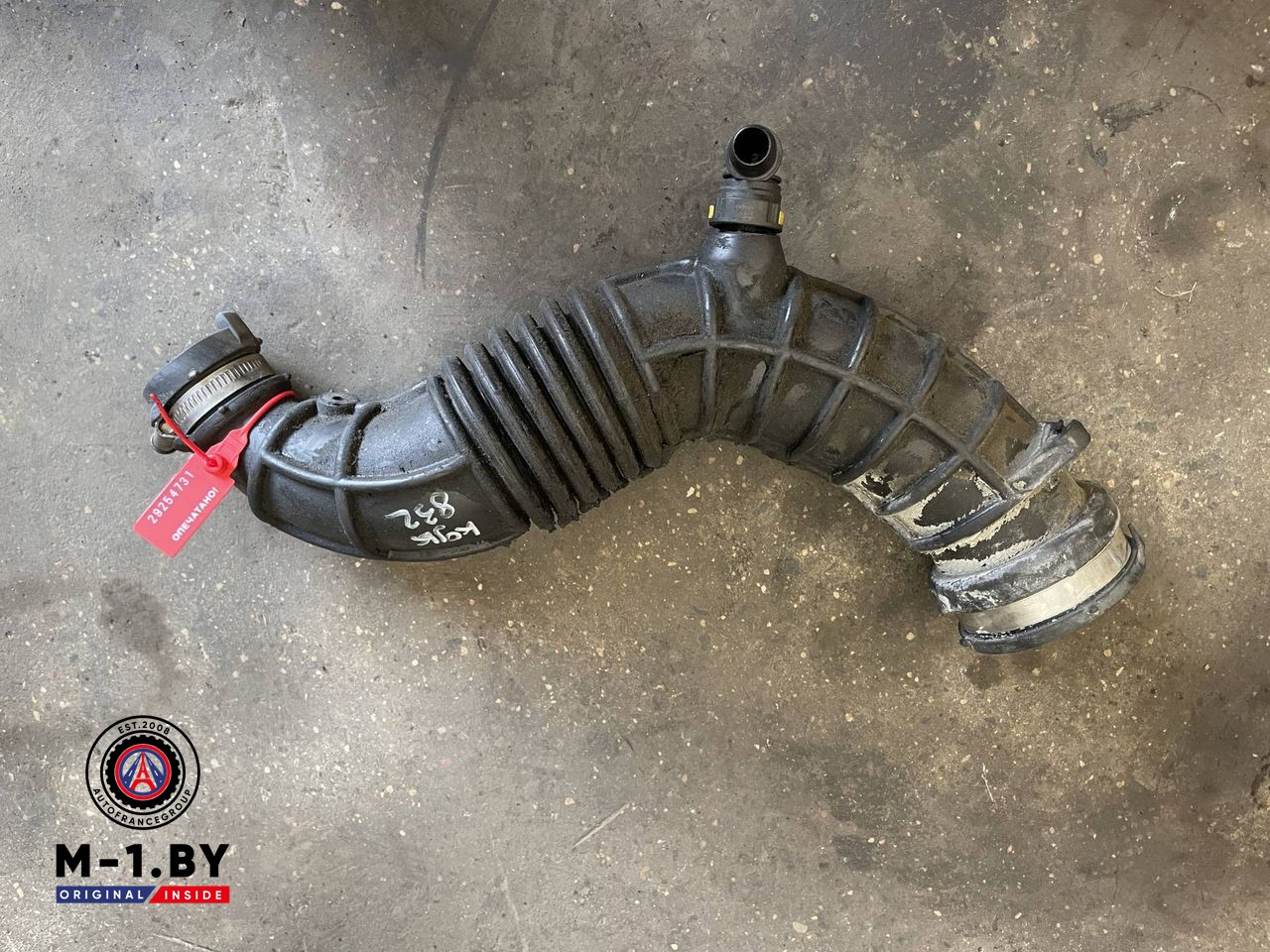 патрубок интеркулера Renault Scenic 3 поколение (2009 - 2012), 1.5 л., дизель, 8200750731