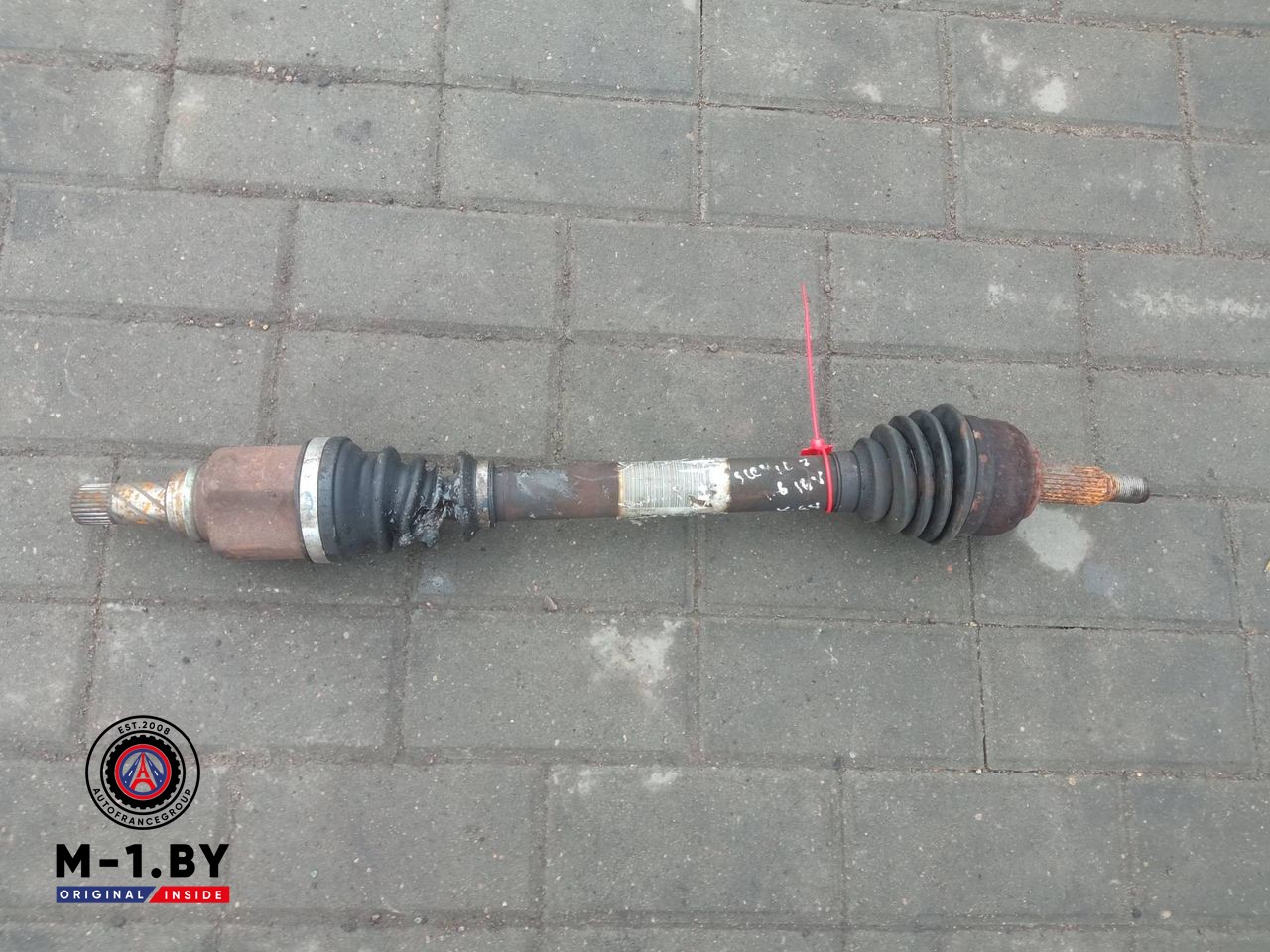 полуось передняя левая (приводной вал, ШРУС) Renault Scenic 2 поколение (2003 - 2006)
