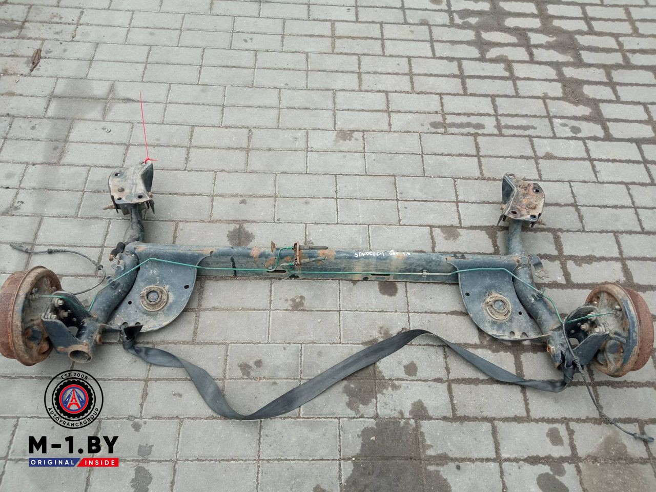 балка подвески задняя Renault Sandero 1 поколение (2009 - 2014), 1.6 л.