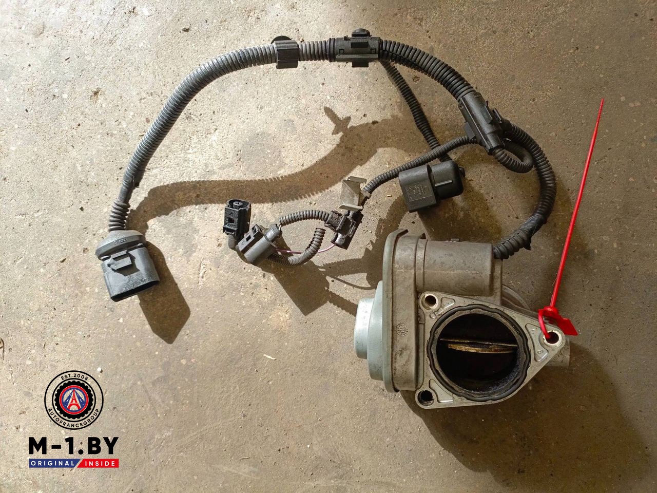 заслонка дроссельная Volkswagen Golf 4 поколение (1997 - 2006), 2.0 л., дизель, 038128063
