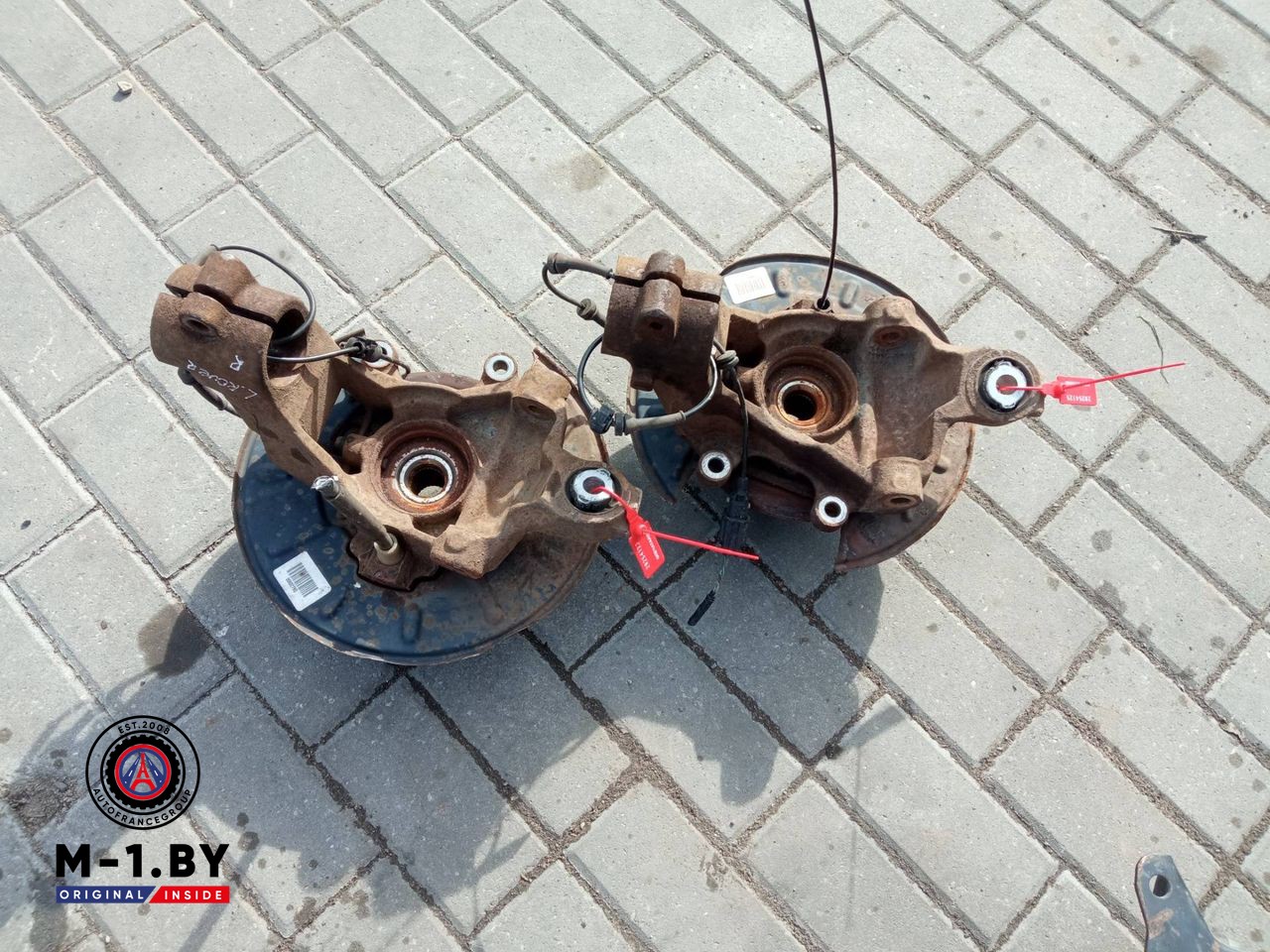 ступица задняя левая Land Rover Freelander 2 поколение (2006 - 2010)