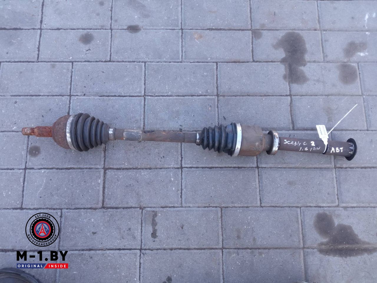полуось передняя правая (приводной вал, ШРУС) Renault Scenic 2 поколение (2003 - 2006), 1.6 л., бензин