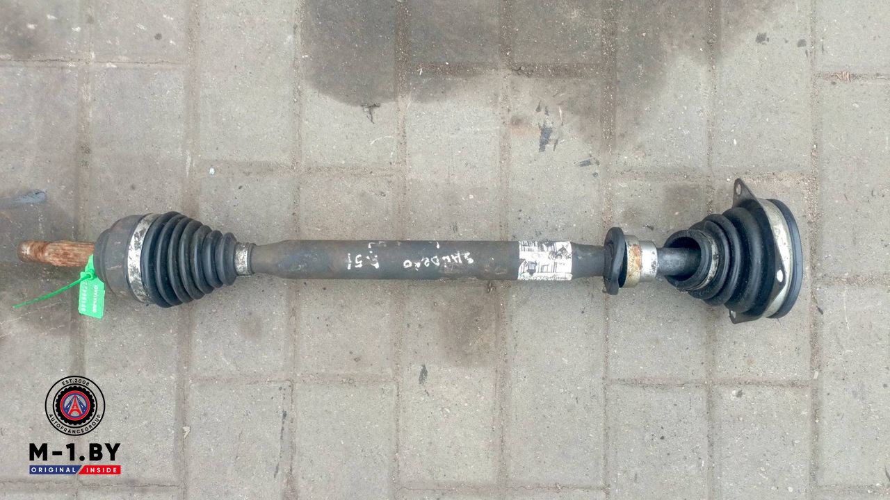 полуось передняя левая (приводной вал, ШРУС) Renault Logan 1 поколение (2004 - 2009), 1.6 л., бензин, 8200985010