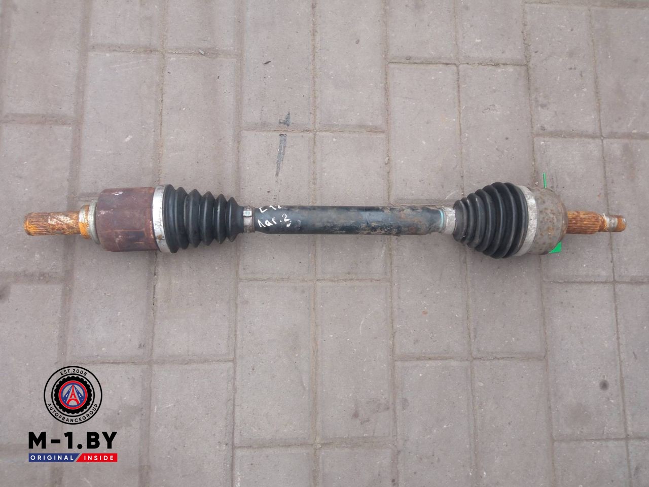 полуось передняя левая (приводной вал, ШРУС) Renault Laguna 3 поколение (2007 - 2012)