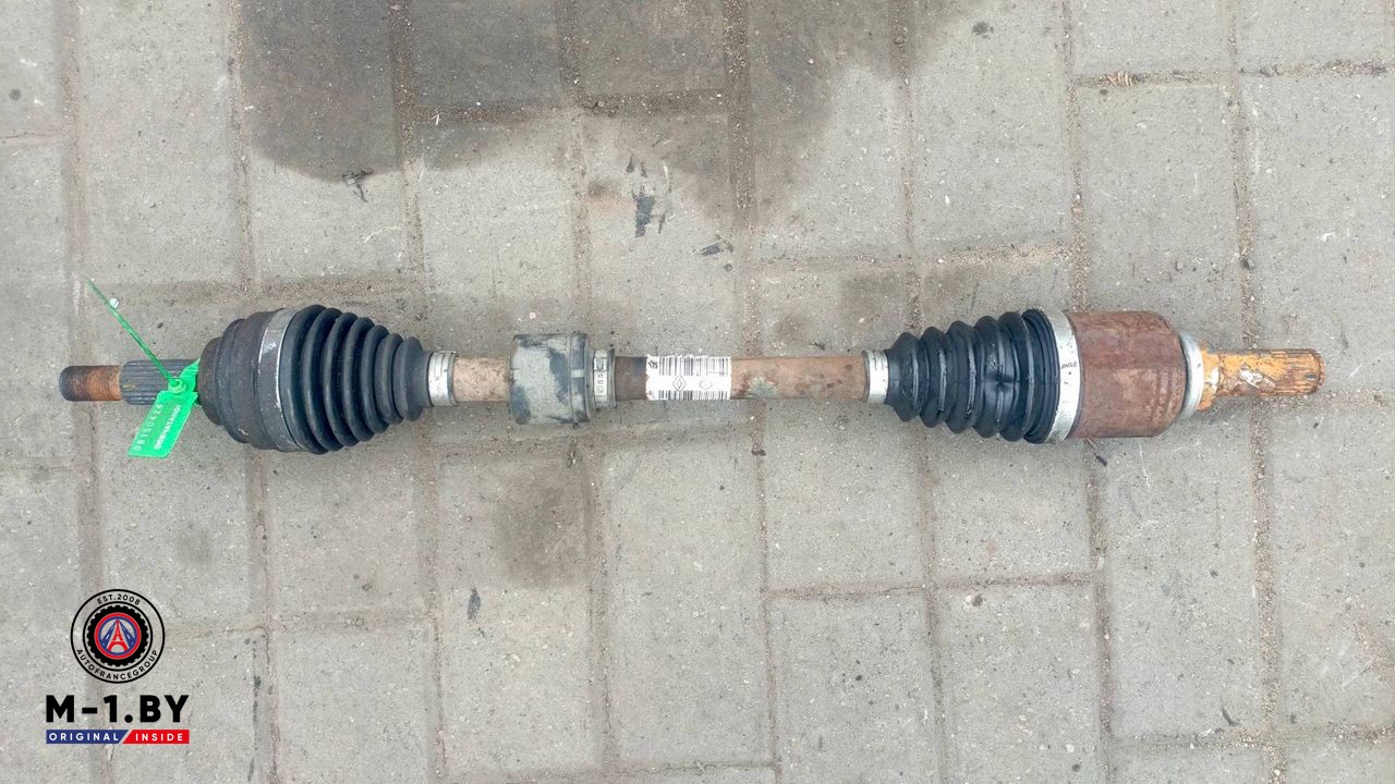 полуось передняя левая (приводной вал, ШРУС) Renault Clio 4 поколение (2012 - 2016), 1.5 л., дизель, 391010115R