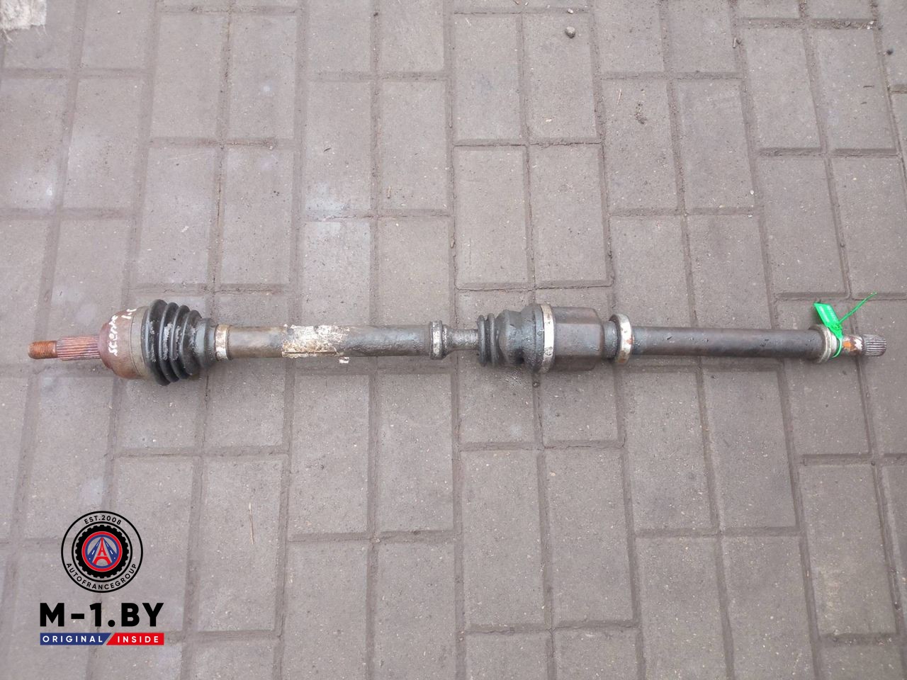 полуось передняя правая (приводной вал, ШРУС) Renault Scenic 2 поколение (2003 - 2006), 1.6 л., бензин