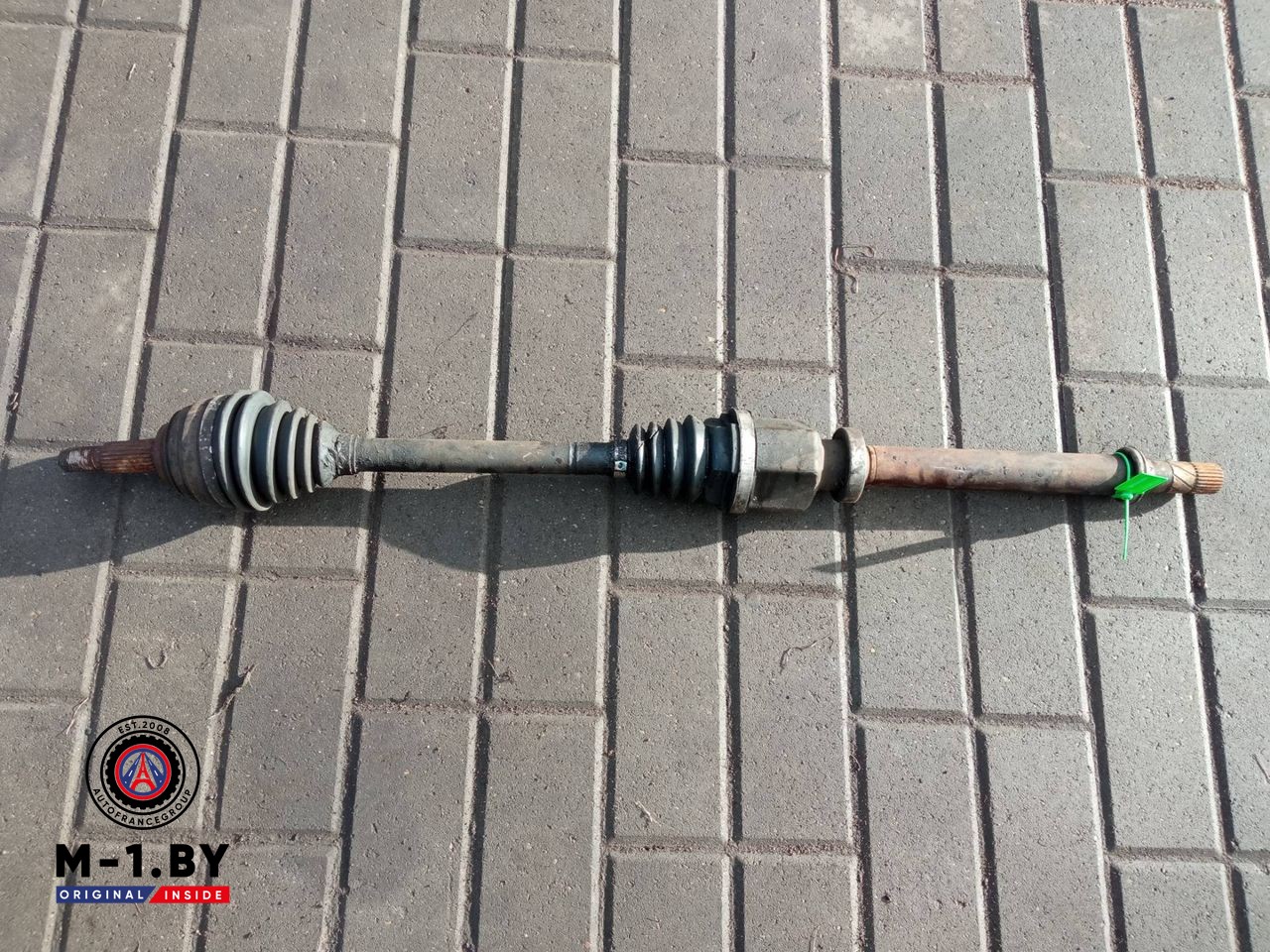 полуось передняя правая (приводной вал, ШРУС) Renault Megane 2 поколение (2002 - 2006), 1.6 л.