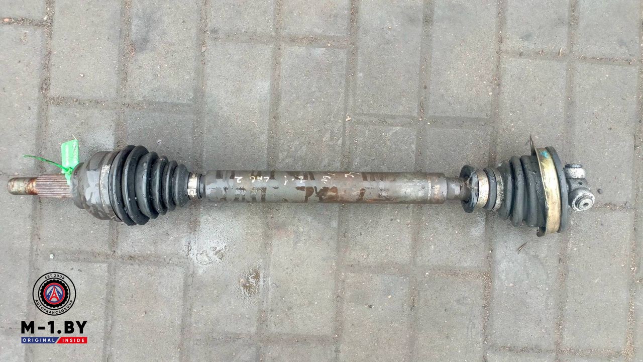 полуось передняя левая (приводной вал, ШРУС) Renault Laguna 2 поколение (2001 - 2005), 1.6 л., бензин