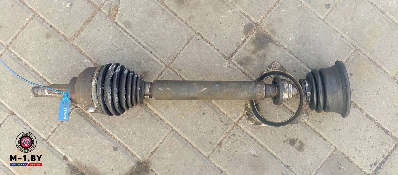 полуось передняя левая (приводной вал, ШРУС) Renault Laguna 2 поколение (2001 - 2005), 1.8 л., бензин