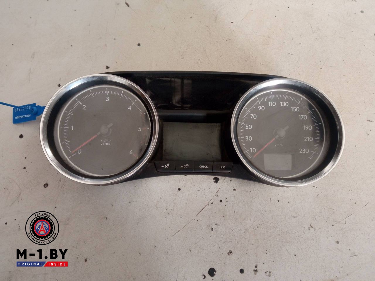 щиток приборов (приборная панель) Peugeot 508 1 поколение 2013, 9803176080