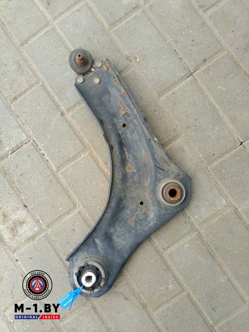 рычаг передний правый Renault Scenic 3 поколение (2009 - 2012)