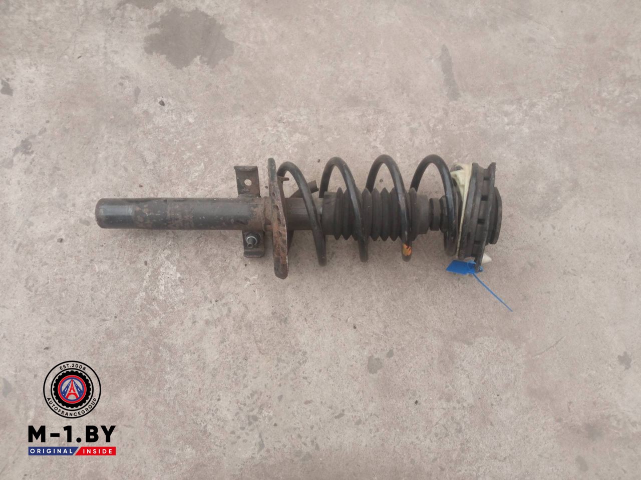 стойка передняя правая Renault Megane 2 поколение (2002 - 2006), 8200222463