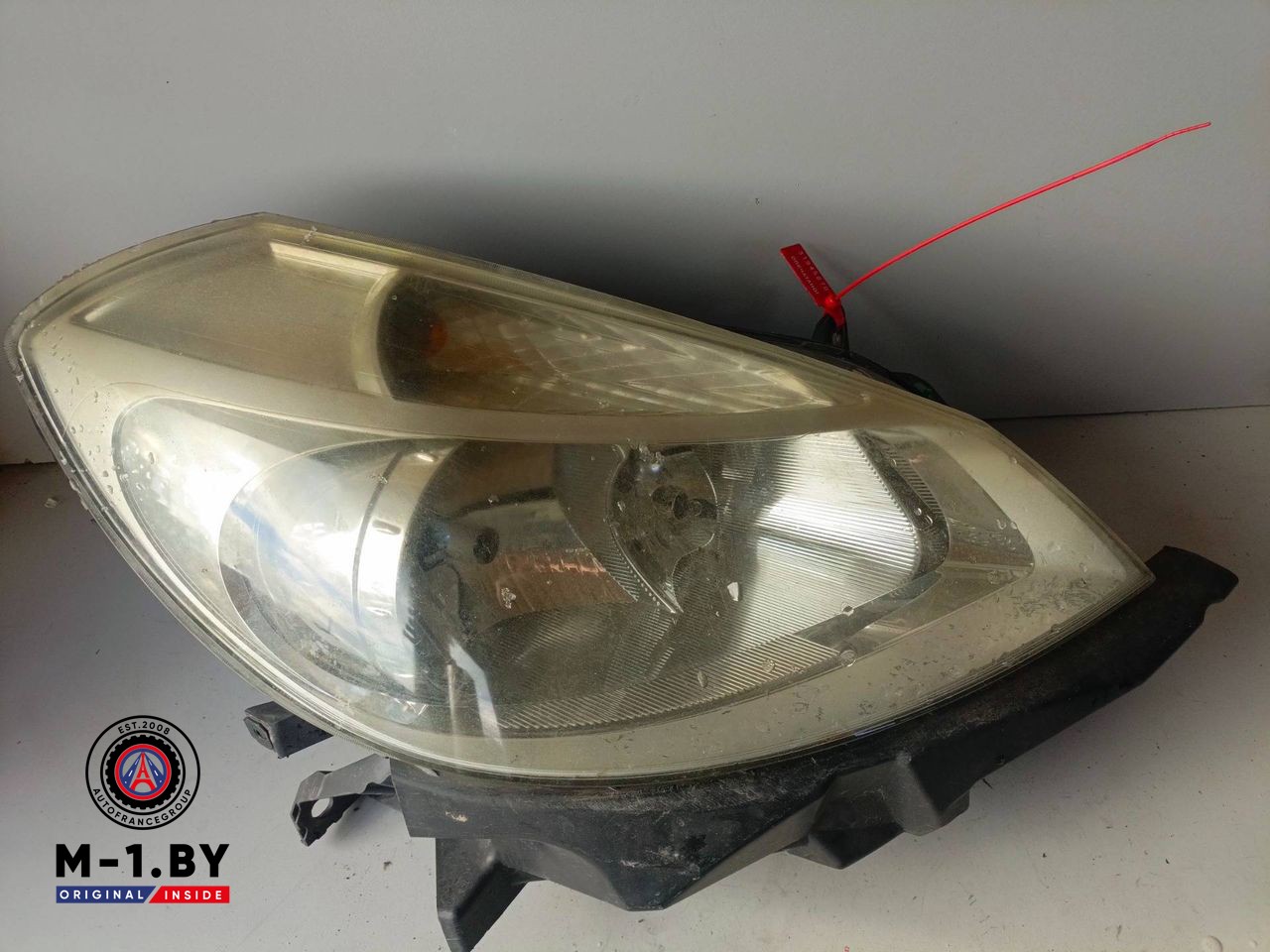 фара правая Renault Clio 3 поколение (2005 - 2009), 8200459823