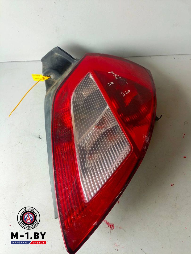 фонарь задний правый Renault Megane 2 поколение (2002 - 2006), 8200073237