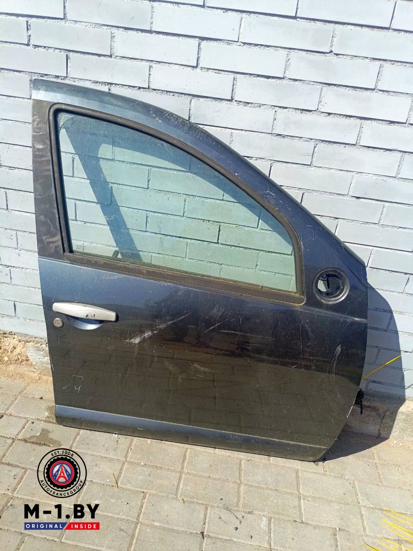 дверь передняя правая Renault Sandero 1 поколение (2009 - 2014)