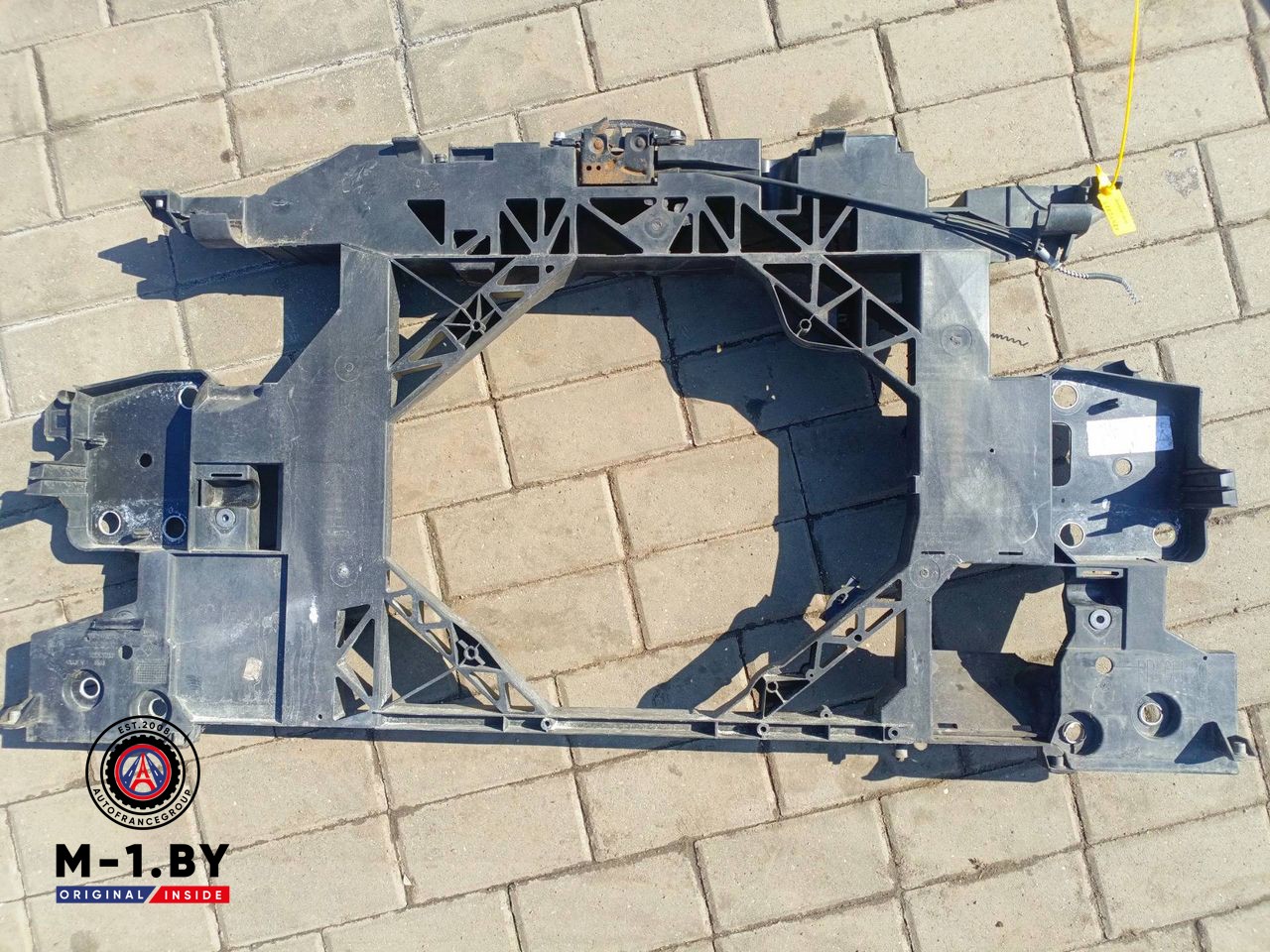 передняя панель крепления облицовки (телевизор) Renault Scenic 3 поколение (2009 - 2012), 1.5 л., дизель, 752100007R