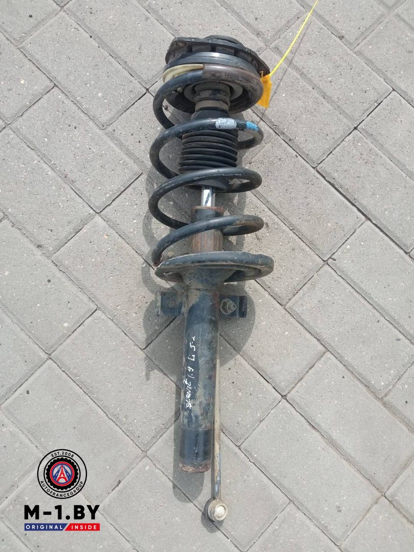 стойка передняя левая Renault Scenic 2 поколение (2003 - 2006), 1.9 л., дизель, 8200222463