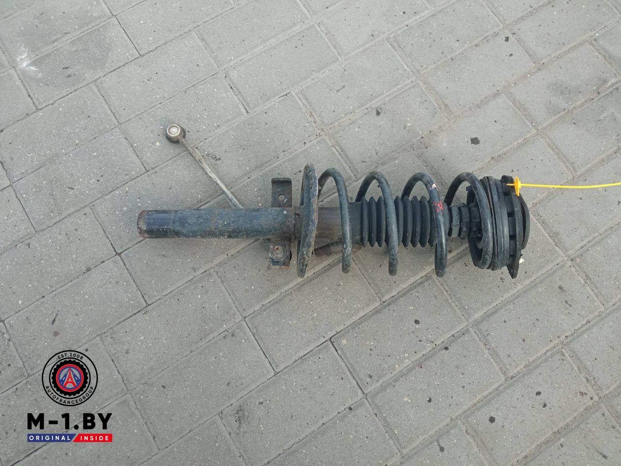стойка передняя левая Renault Megane 2 поколение (2002 - 2006)