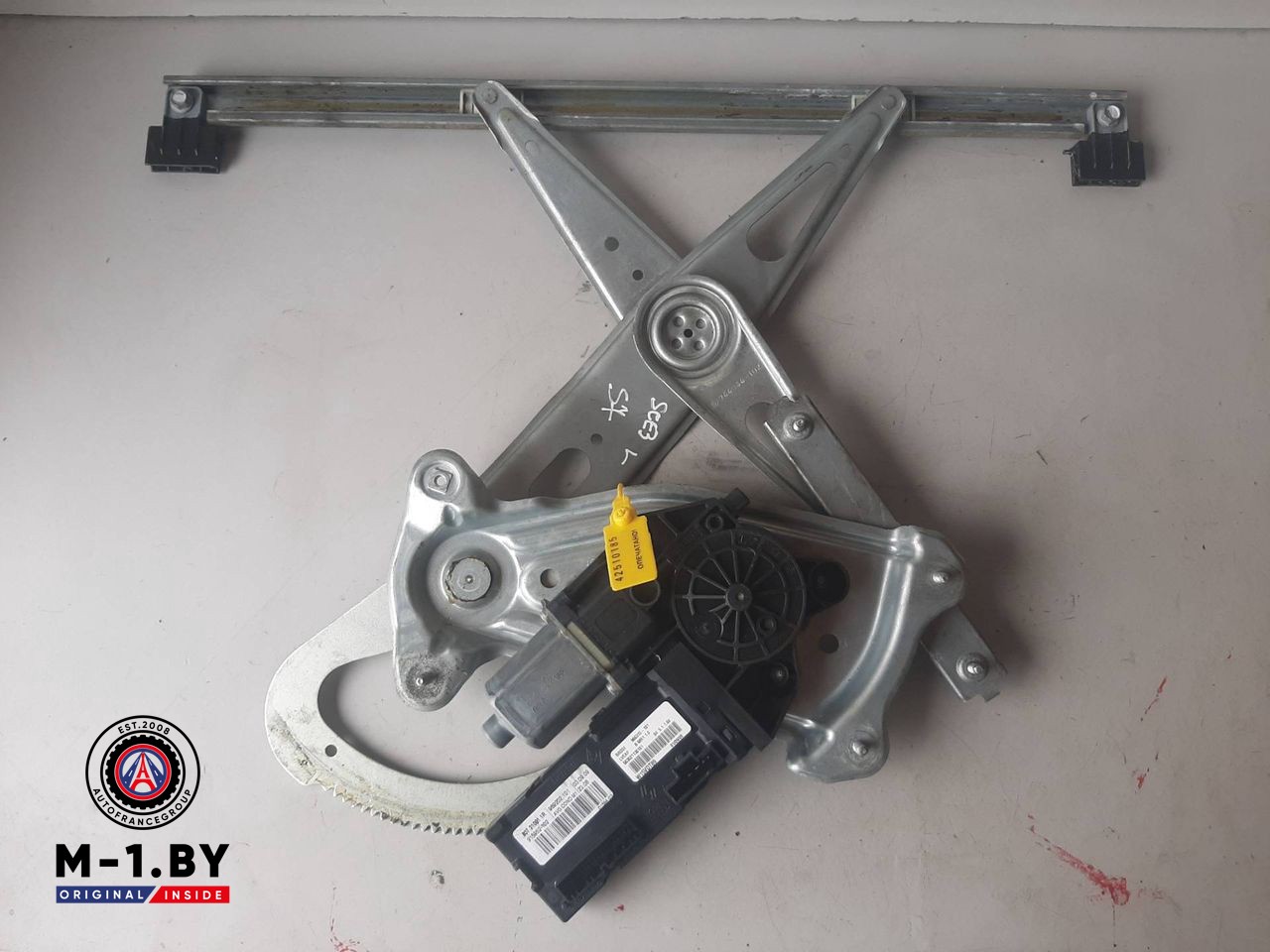 стеклоподъемник передний левый Renault Scenic 3 поколение (2009 - 2012), 807310011R