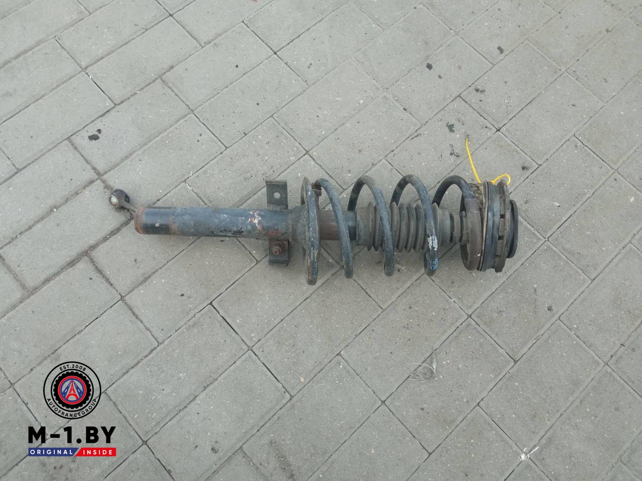 стойка передняя левая Renault Scenic 2 поколение (2003 - 2006)