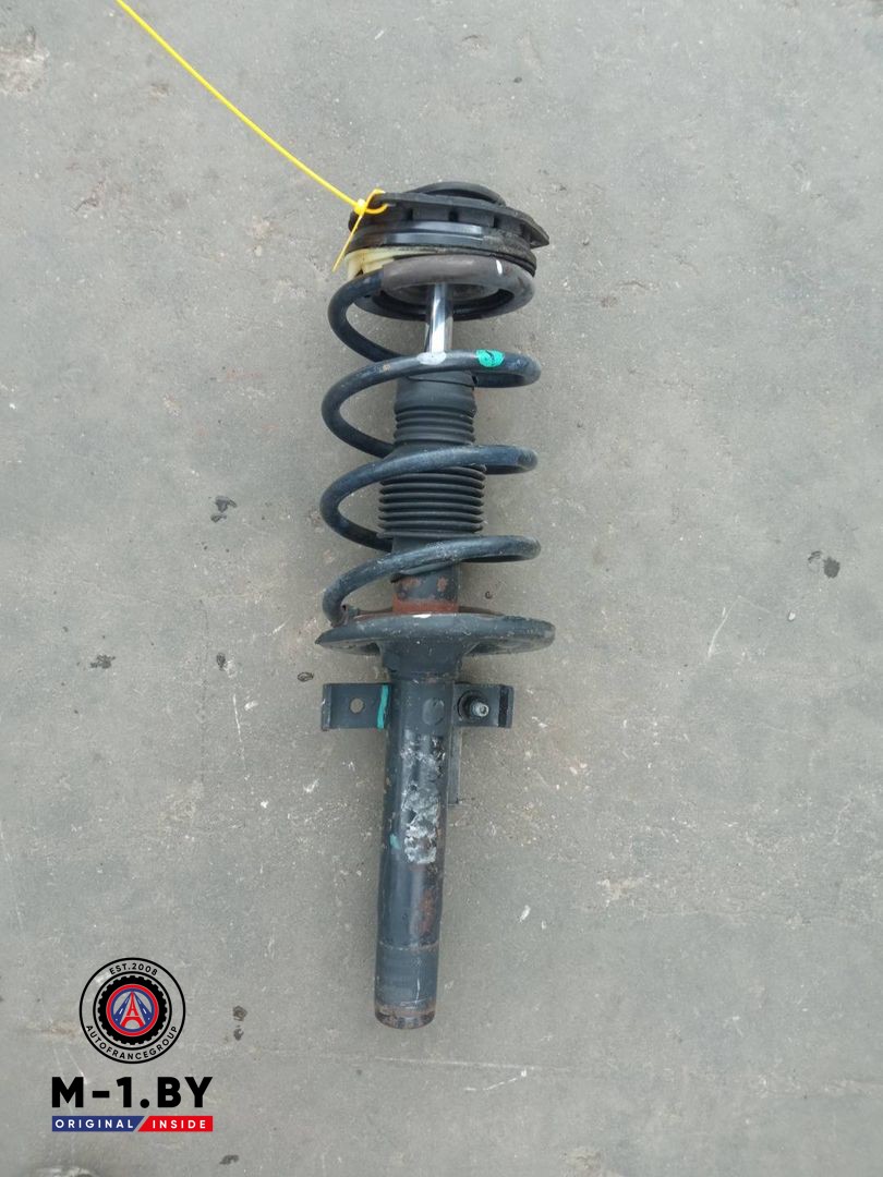 стойка передняя левая Renault Scenic 2 поколение (2003 - 2006)