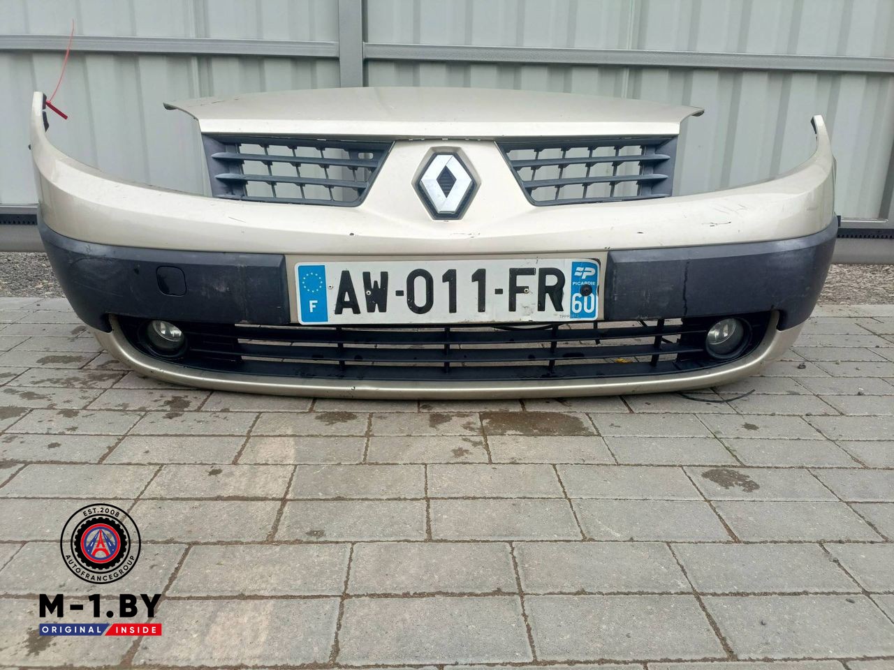 бампер передний Renault Scenic 2 поколение (2003 - 2006)