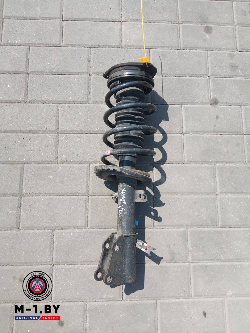 стойка передняя правая Renault Kangoo 1 поколение (1997 - 2003), 1.5 л., дизель, 8200591283