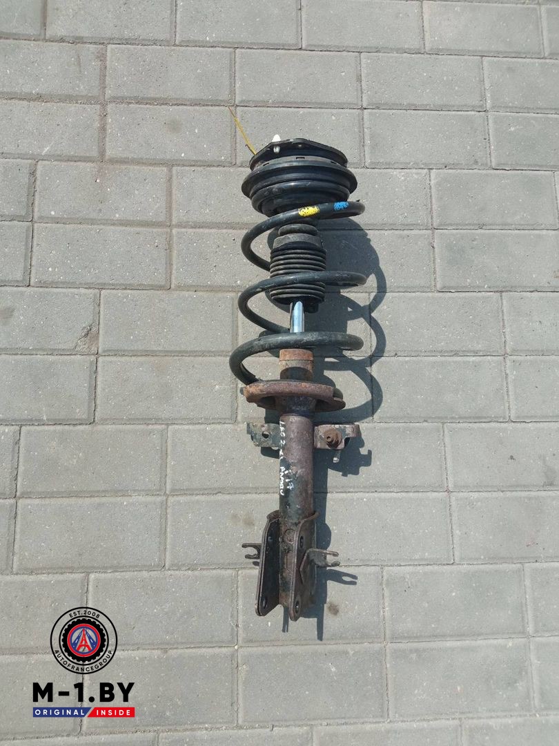 стойка передняя левая Renault Laguna 2 поколение (2001 - 2005), 1.8 л., бензин