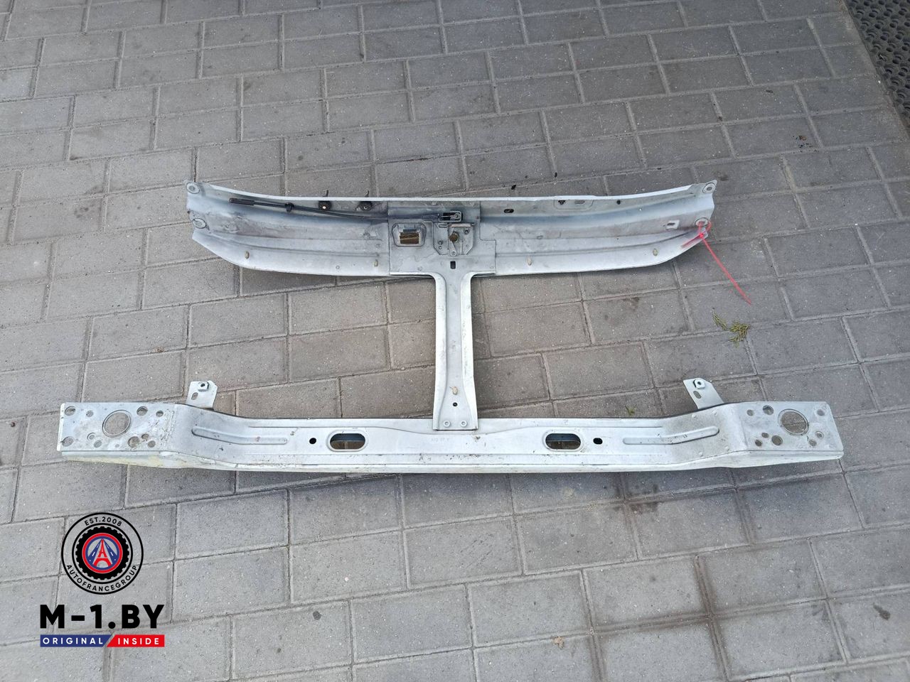 передняя панель крепления облицовки (телевизор) Renault Master 2 поколение (1998 - 2003)
