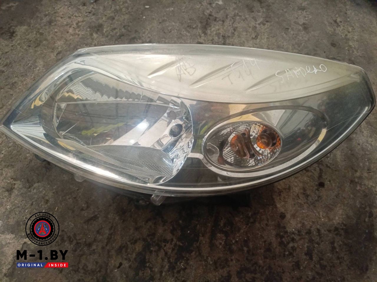 фара левая Renault Sandero 1 поколение (2009 - 2014), 8200733878
