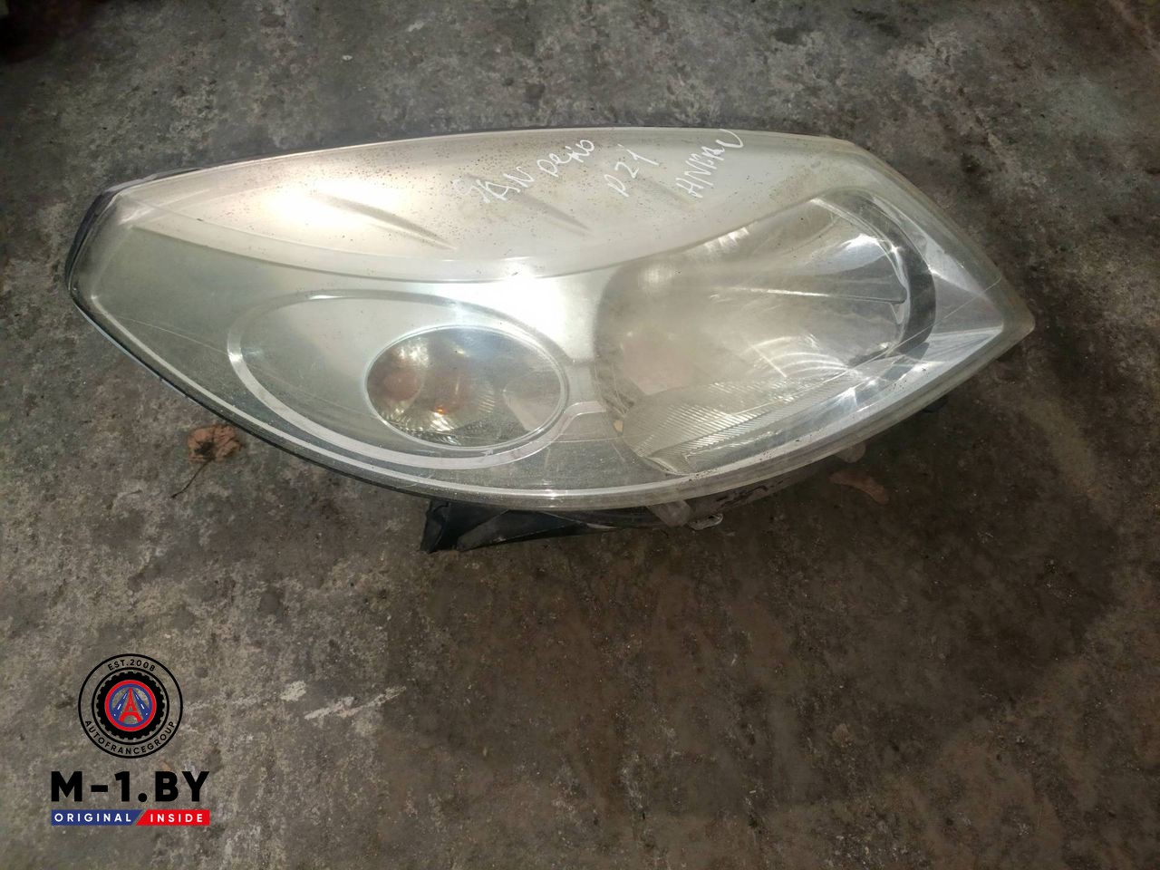 фара правая Renault Sandero 1 поколение (2009 - 2014), 8200733877