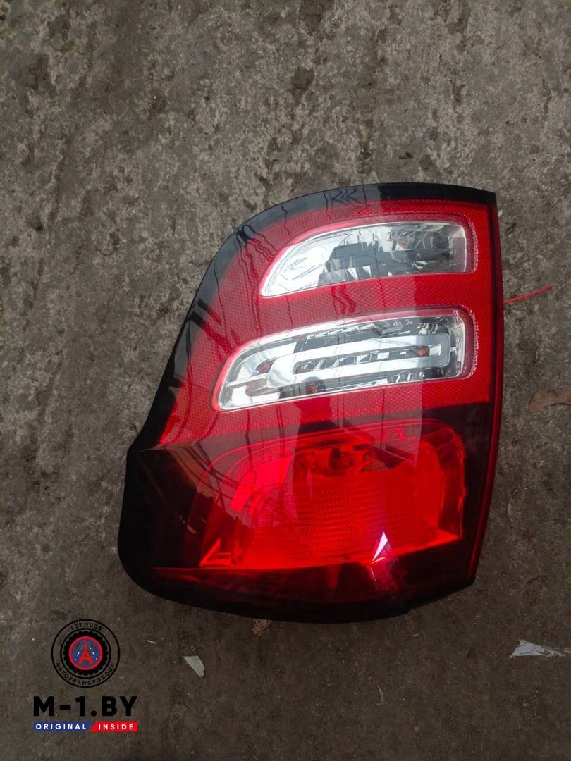 фонарь задний правый Citroen C3 2 поколение (2009 - 2013), 9673805280