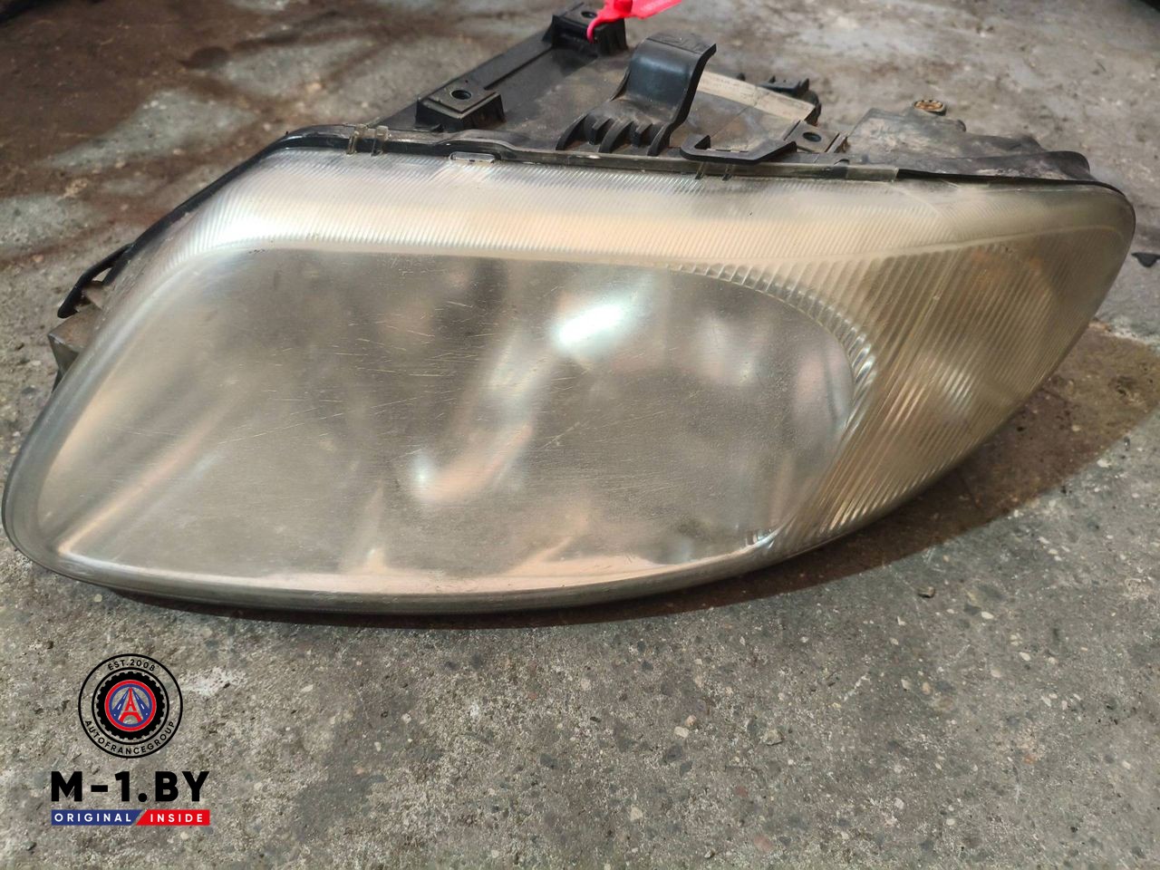 фара левая Chrysler Voyager 4 поколение (2001 - 2004), 04857703AB