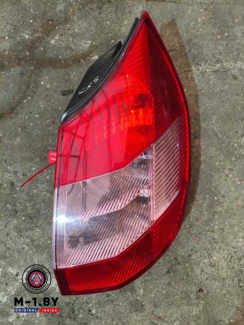 фонарь задний правый Renault Scenic 2 поколение (2003 - 2006), 8200127702