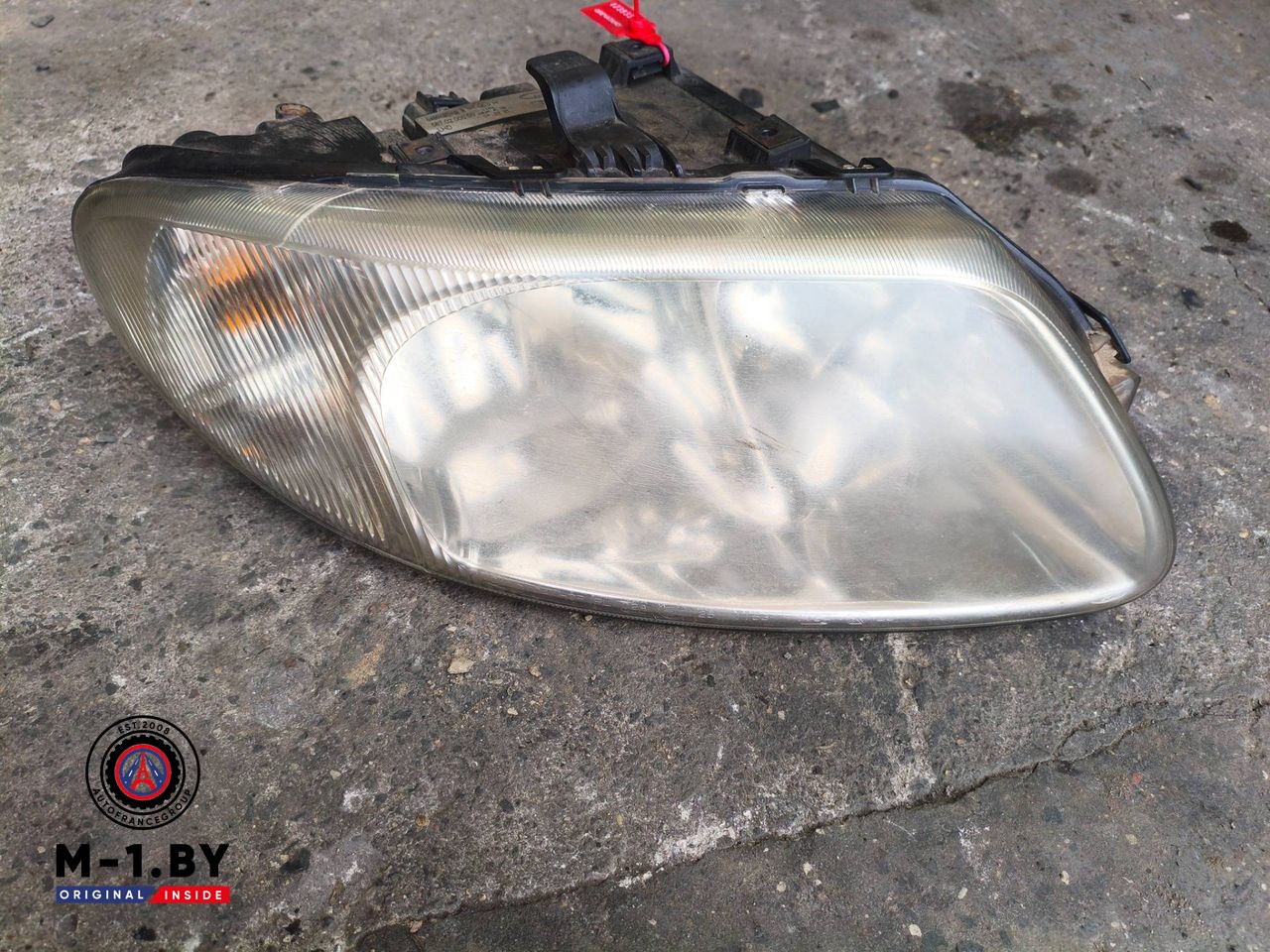 фара правая Chrysler Voyager 3 поколение (1995 - 2001), 04857702AB