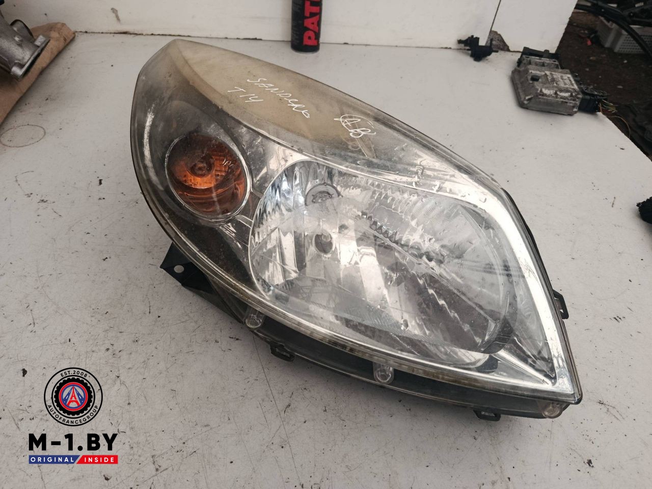 фара правая Renault Sandero 1 поколение (2009 - 2014), 8200733977