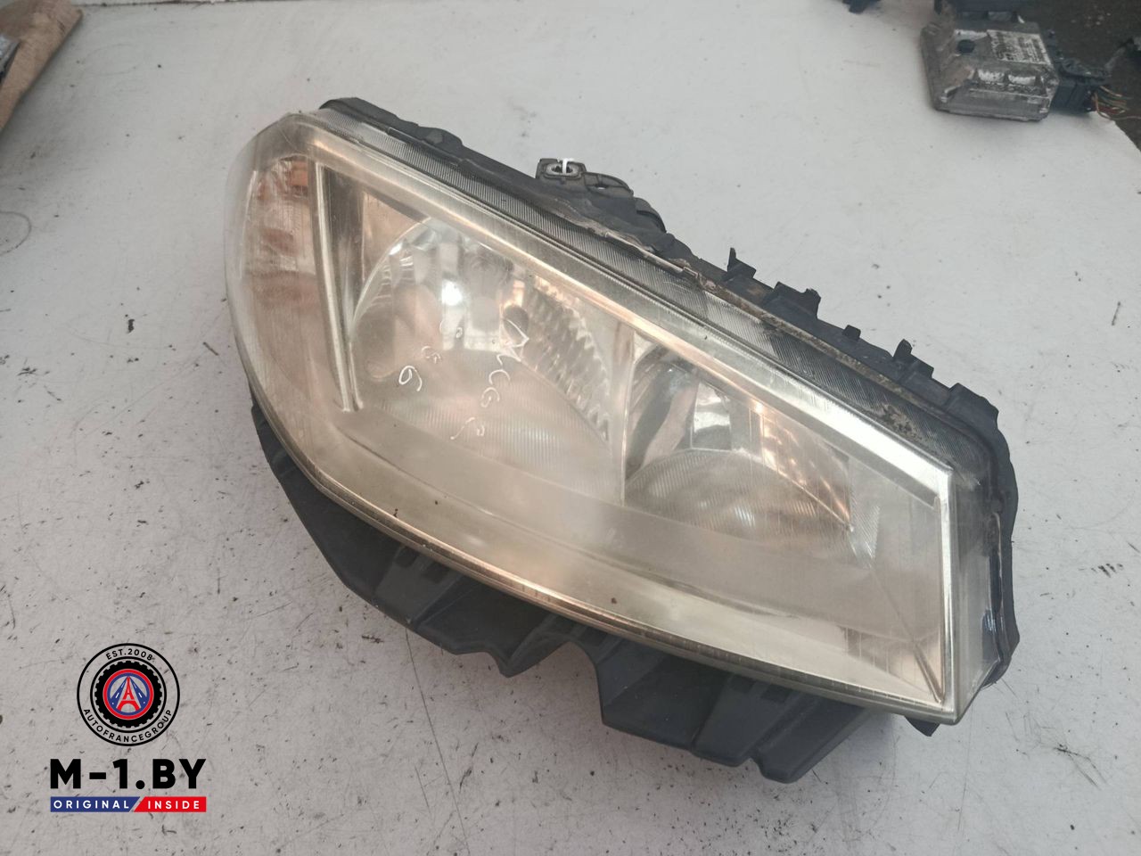 фара правая Renault Megane 2 поколение (2002 - 2006), 8200073221