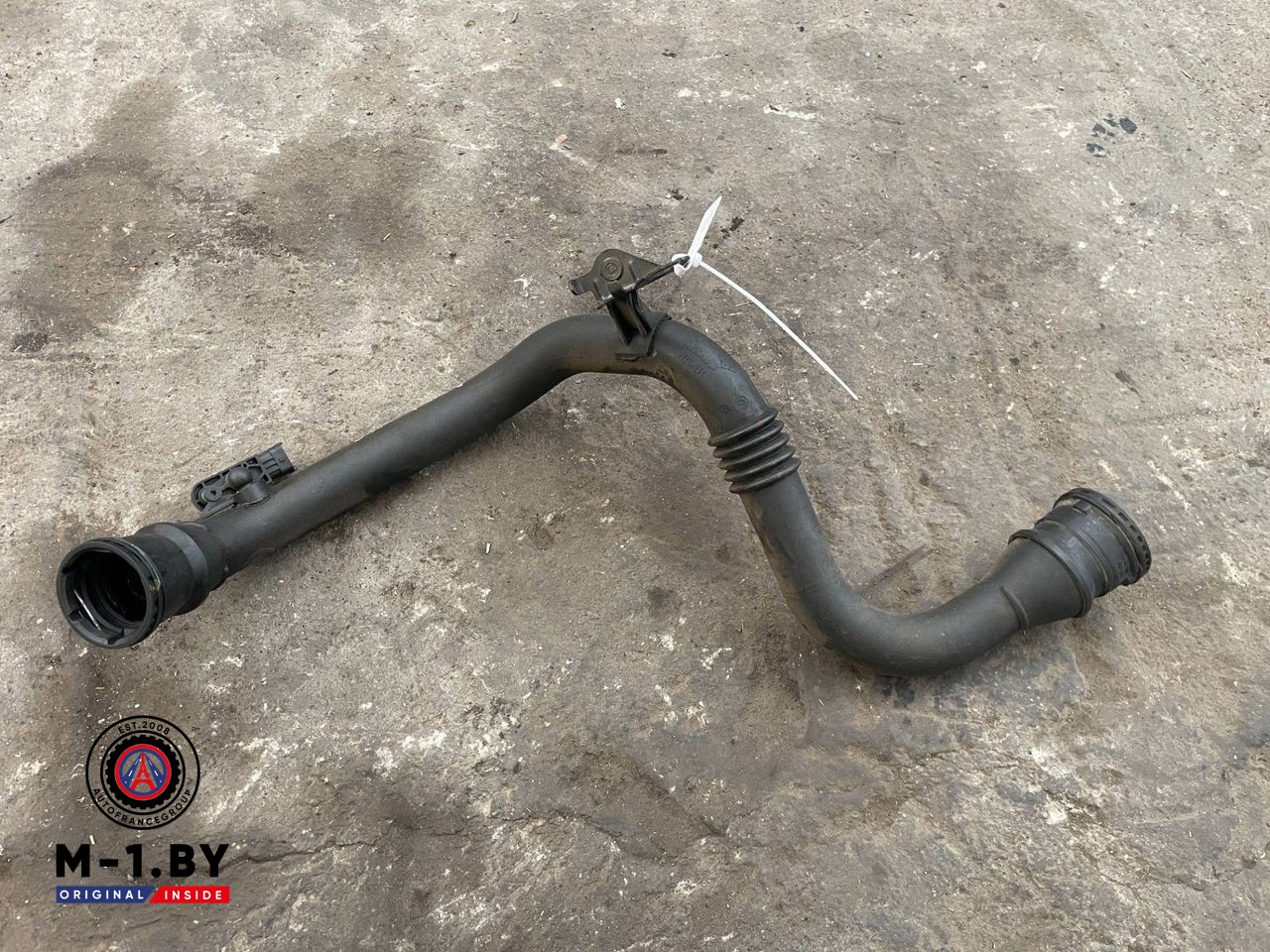 патрубок интеркулера Renault Scenic 3 поколение (2009 - 2012), 8200981498B
