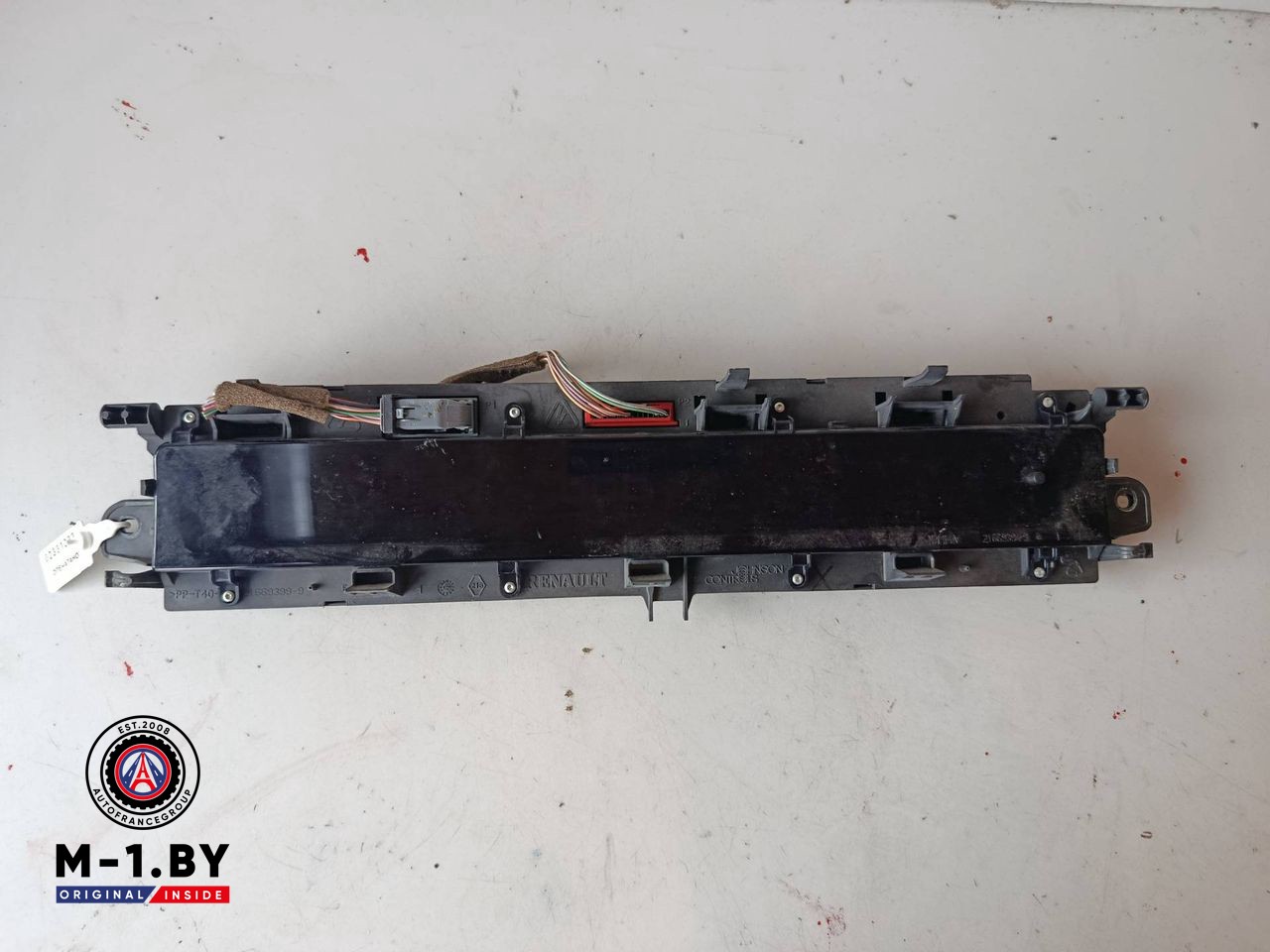 щиток приборов (приборная панель) Renault Scenic 2 поколение [рестайлинг] 2007, 8200704463A
