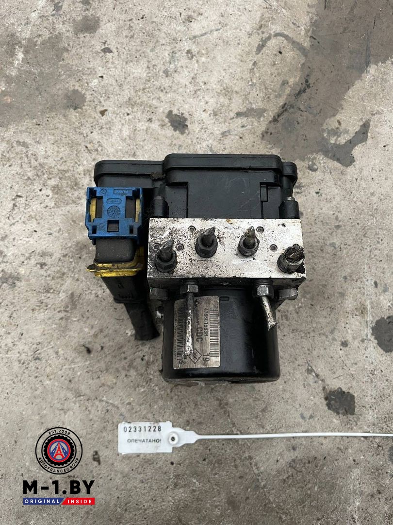 блок ABS Renault Megane 3 поколение (2008 - 2014), 476601563R