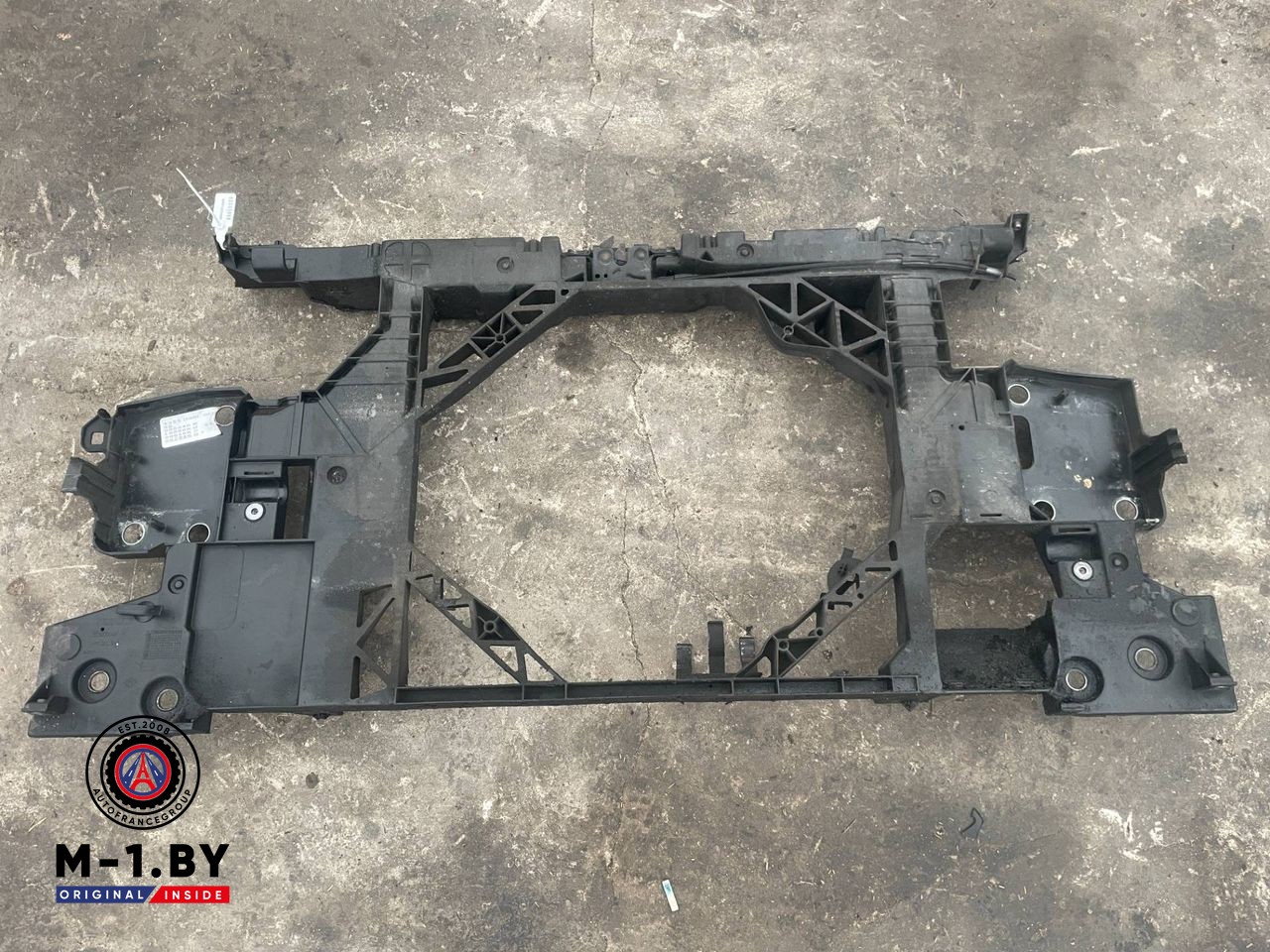 передняя панель крепления облицовки (телевизор) Renault Megane 3 поколение (2008 - 2014)