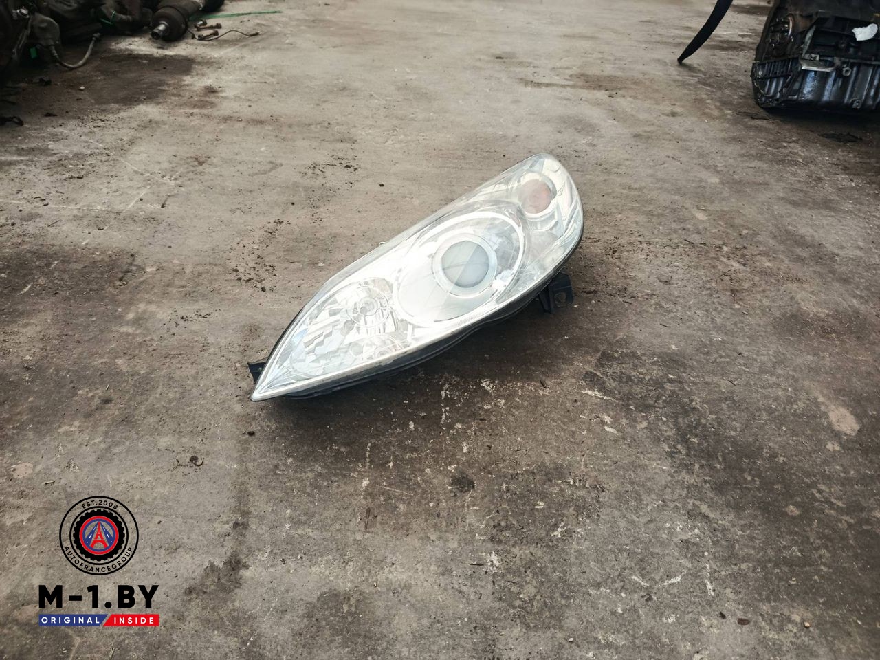 фара левая Peugeot 407 1 поколение (2004 - 2010), 0301213203
